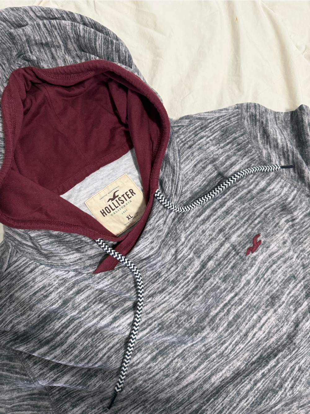 Hollister men’s Gray Marled Hoodie with Burgundy Lining